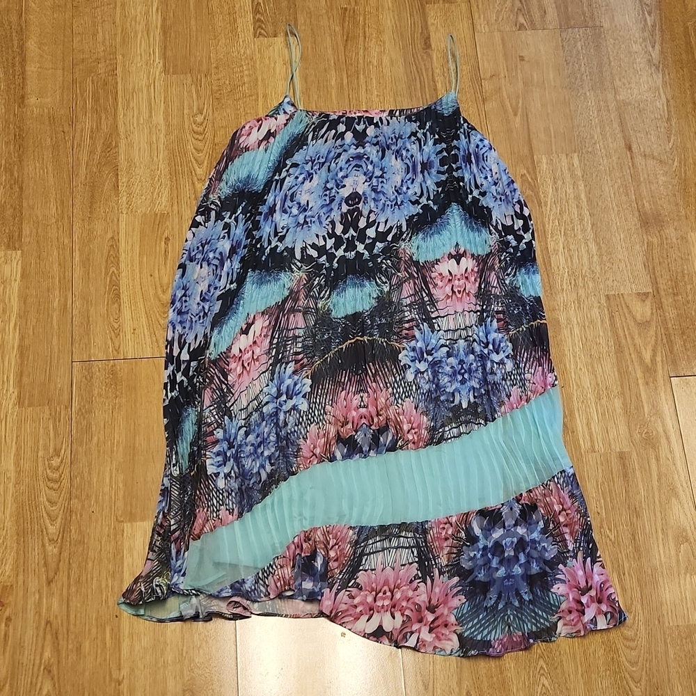 Three Floor pleated floral print dress sz 0